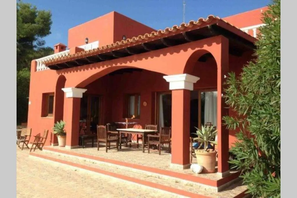 הוילה Sant Jordi de ses Salines Big House In Ibiza With Sea View ספרד